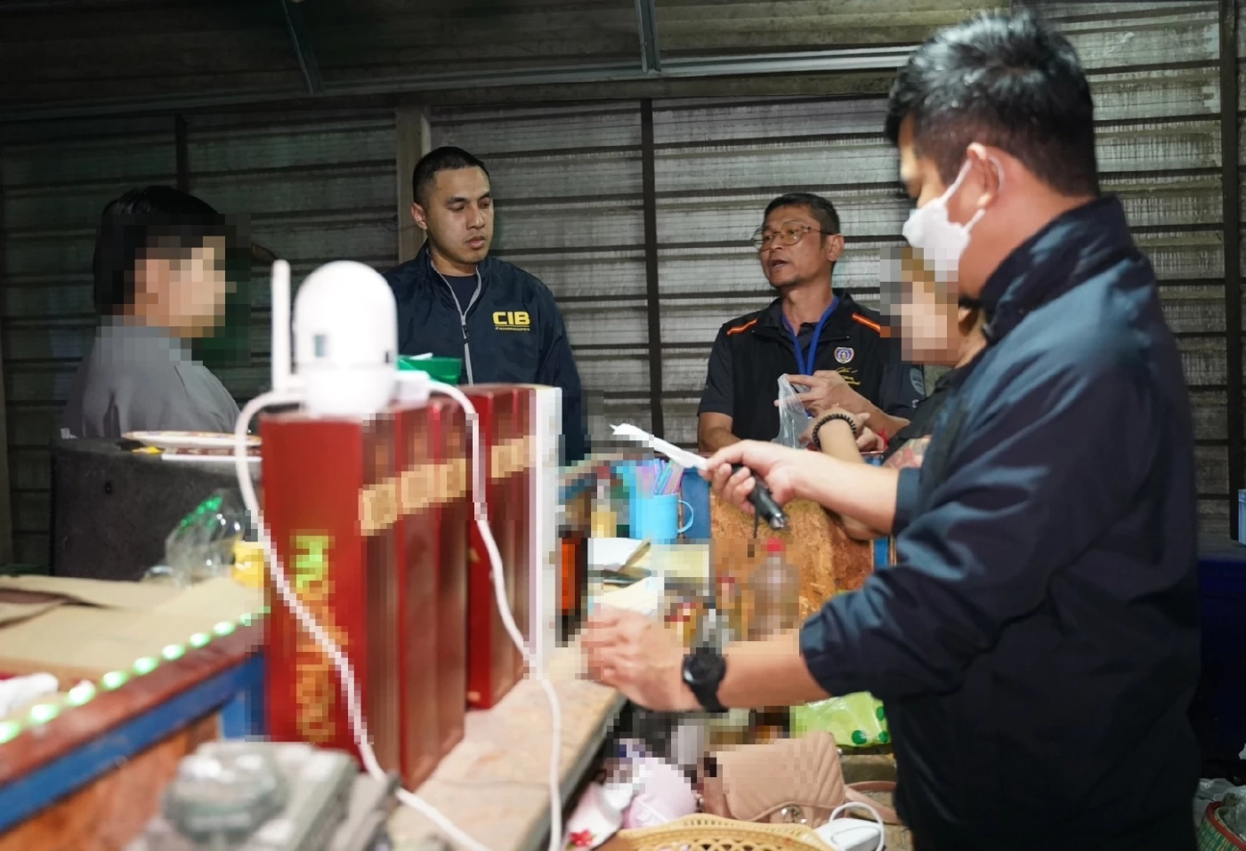 ปคม.บุกร้านอาหารกลางเมืองบุรีรัมย์ ลอบค้ากามเยาวชน