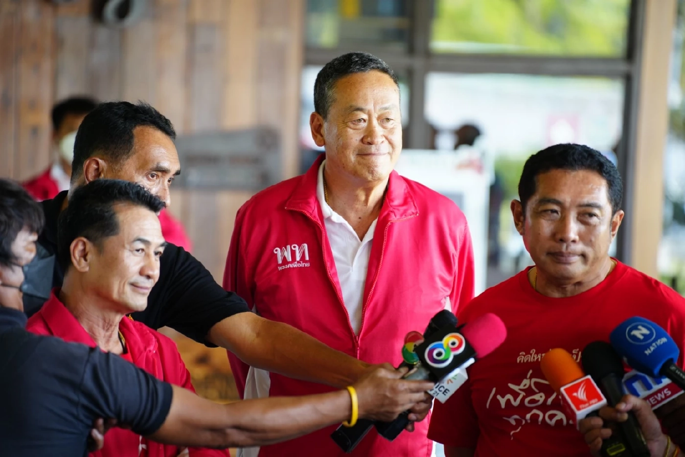 สนธยา คุณปลื้ม แกนนำพรรคเพื่อไทย