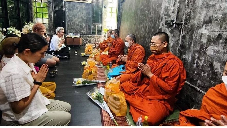 ปู แบล็คเฮด ทำบุญครบรอบ 1 ปี นุ๊กซี่ อัญพัชญ์ ไม่มีวันไหนไม่คิดถึง