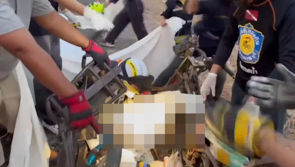 น่าเวทนา "ตา-ยาย-หลาน"ขับซาเล้ง ถูกเฒ่า 66 ปี ซิ่งฟอร์จูนเนอร์ชนดับ 4 ศพ