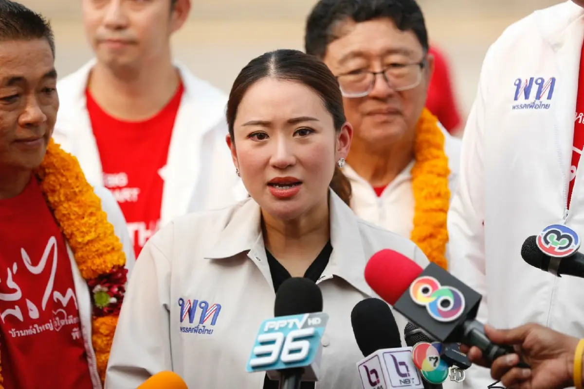 "แพทองธาร" ควง "เศรษฐา" กราบหลวงพ่อเพชร พระคู่เมืองพิจิตร ก่อนปราศรัยใหญ่