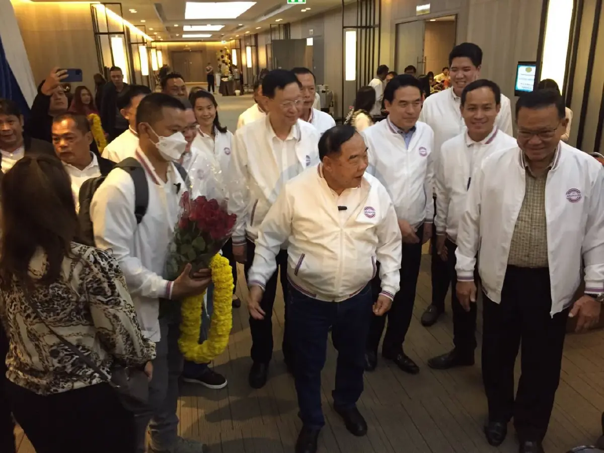 "บิ๊กป้อม"เยือนพิษณุโลกรับฟังความเห็นภาคเอกชน-เกษตรเพื่อจัดทำนโยบาย 