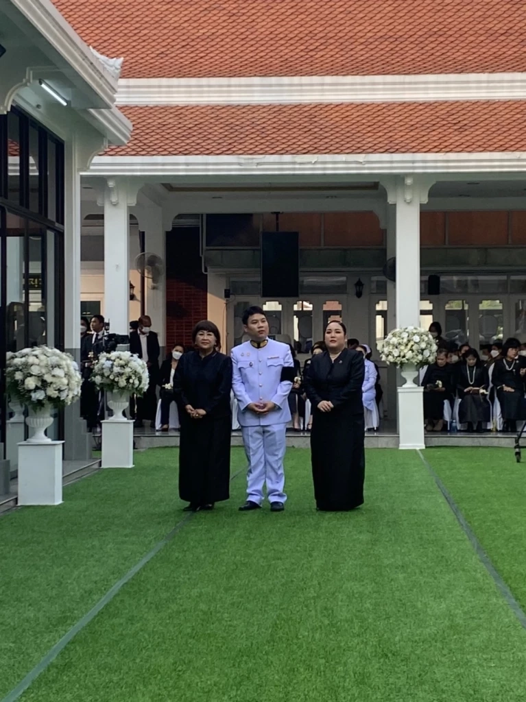 นางนวรัตน์ กิติยากร ณ อยุธยา และบุตร ธิดา หม่อมหลวงชายปริศร์ กิติยากร และ หม่อมหลวงหญิงภัทรสุดา กิติยากร