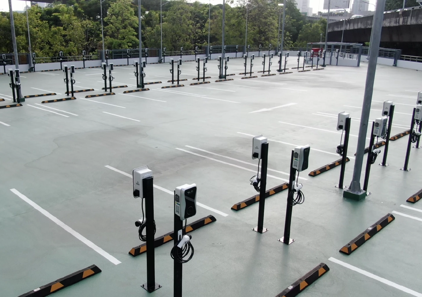 EA-รพ.รามาฯ-EXAT ร่วมเปิดตัว “EV Smart Building” by EA Anywhere พร้อมหัวชาร์จมากที่สุดใน ASEAN