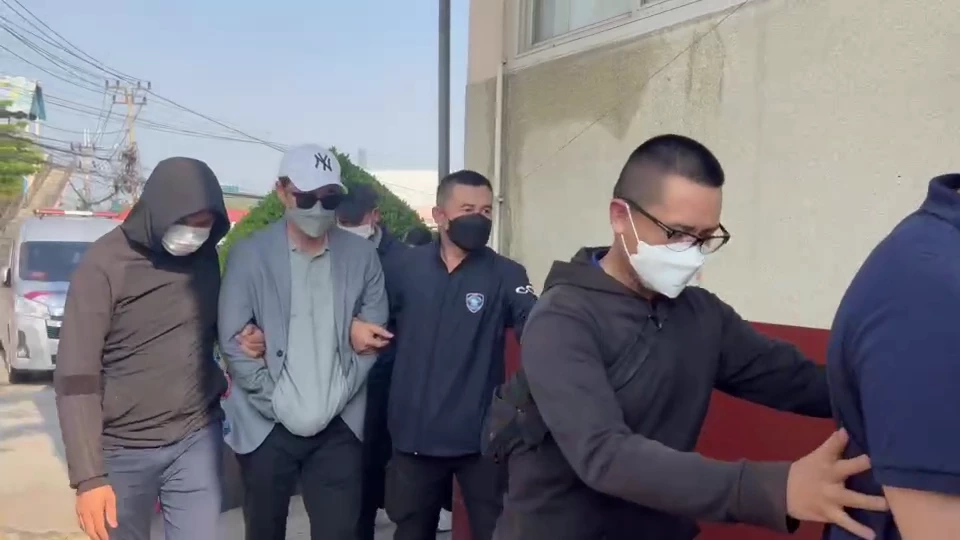 นำตัว "เมฆ รามา" ฝากขังศาลอาญา คดีฟอกเงิน-พนันออนไลน์