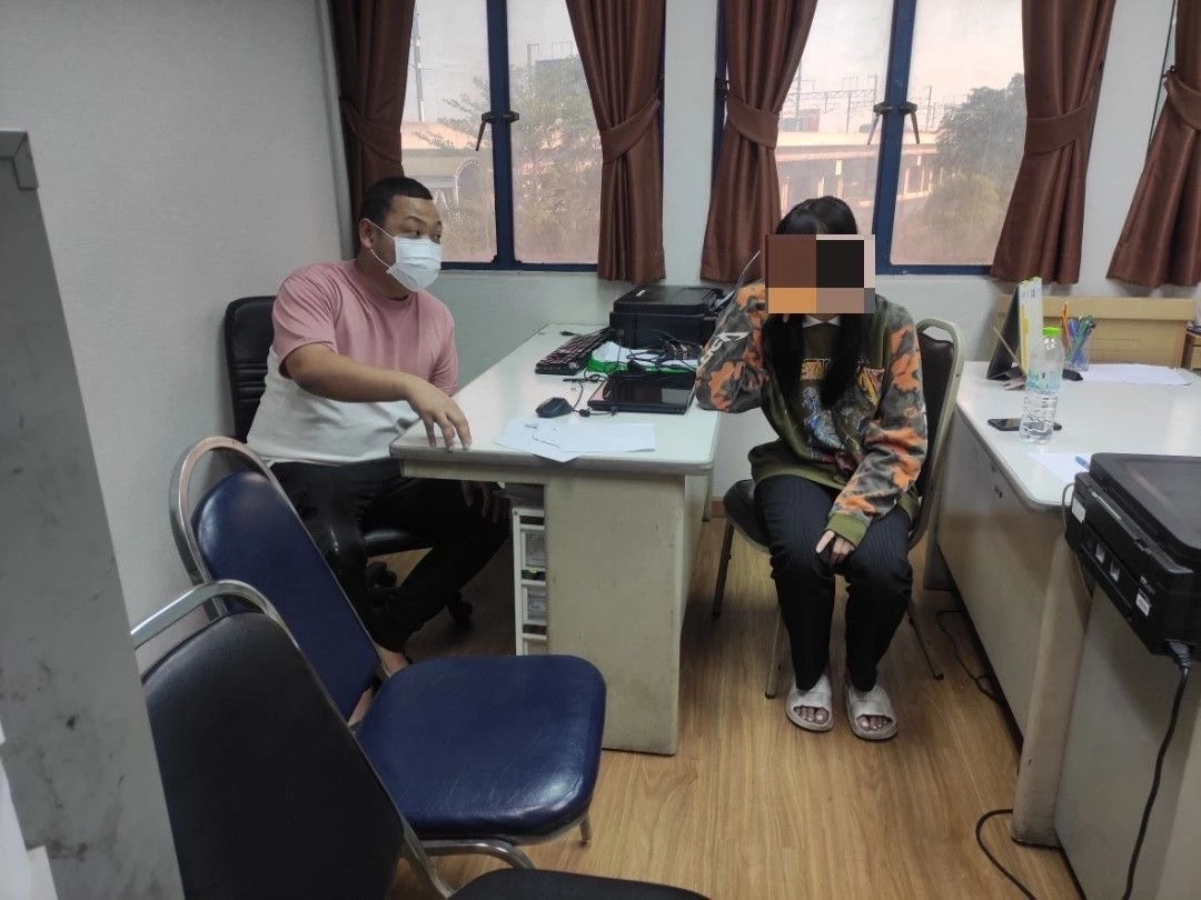 ทีมสหวิชาชีพสอบปากคำเด็กสาวผู้เสียหายถูกพ่อล่วงละเมิดทางเพศ