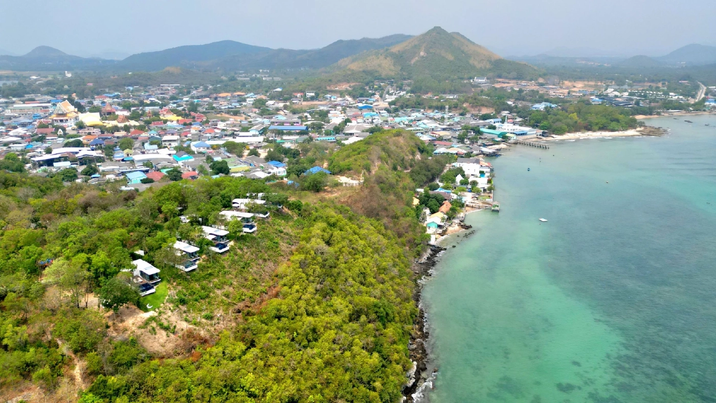 ทร.สั่งระงับรีสอร์ตสุดหรู 6 ห้อง หน้าผายอดเขาแสมสาร สร้างบนที่ราชพัสดุ