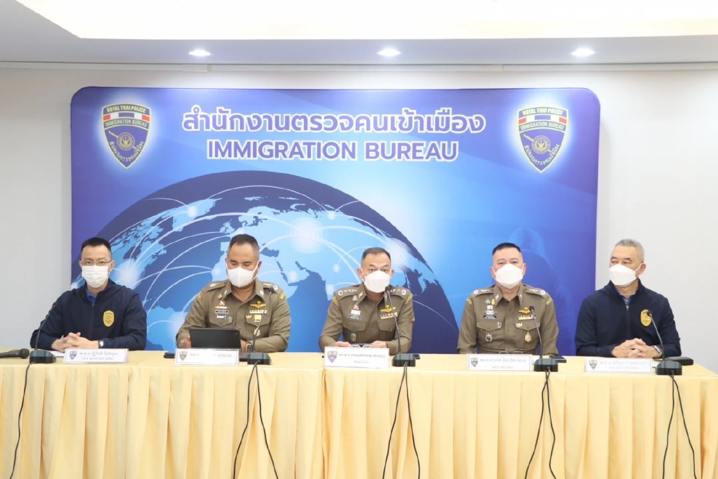 สตม. รวบหนุ่มจีน เปิดบริษัทซื้อขายรถยนต์ลวง เสียหายกว่า 100 ล้าน หนีซุกไทย