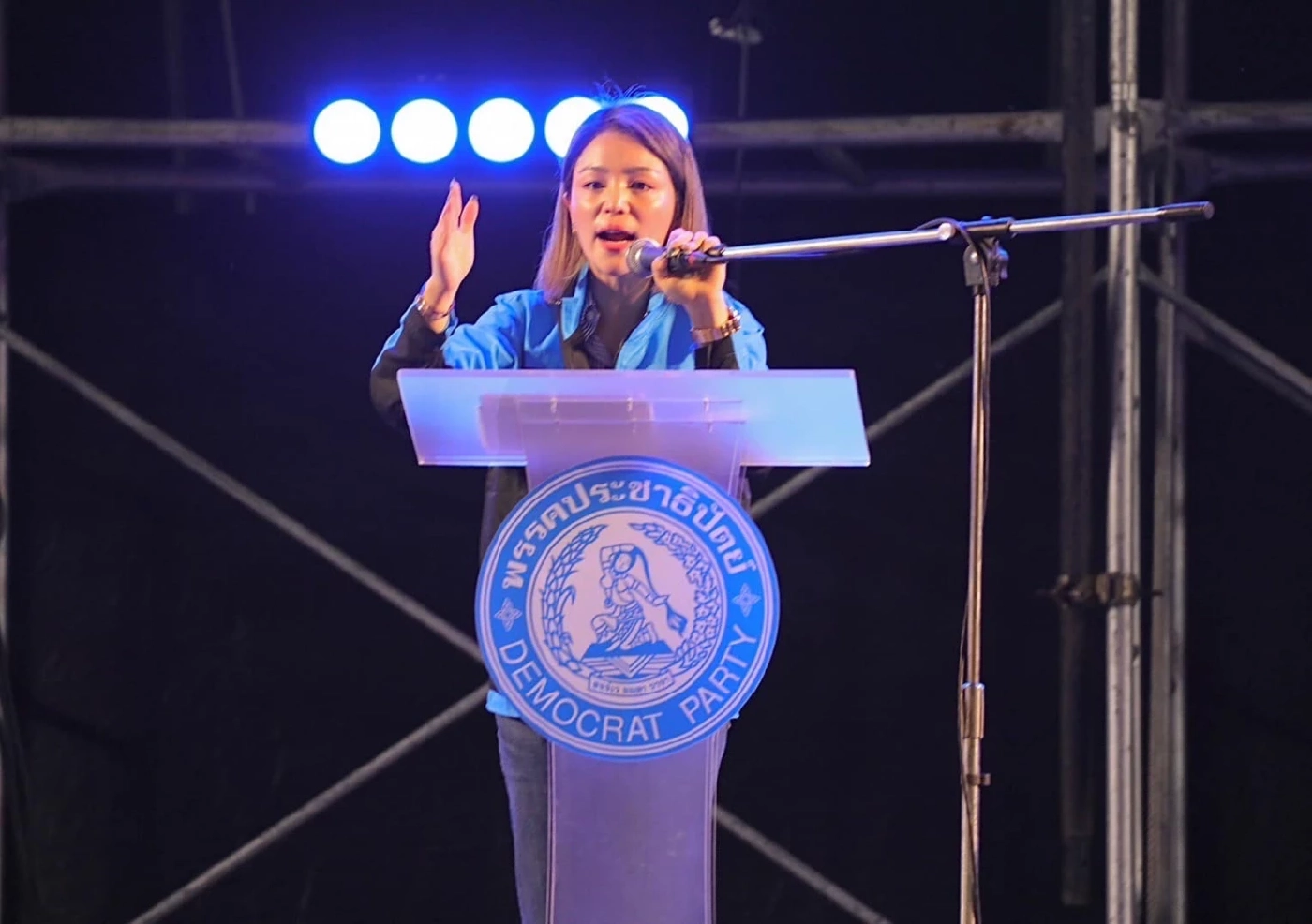 มาดามเดียร์  วทันยา บุนนาค ลงพื้นที่หาเสียงช่วยผู้สมัครรับเลือกตั้งส.ส.พื้นที่สุพรรณบุรี 