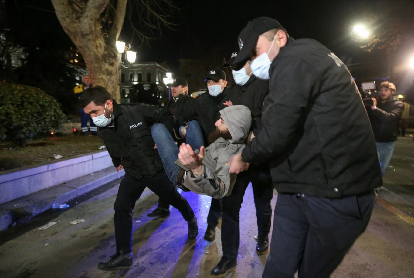 จอร์เจียเผชิญประท้วงเดือด หลังผ่านร่างกฎหมายตัวแทนต่างชาติ