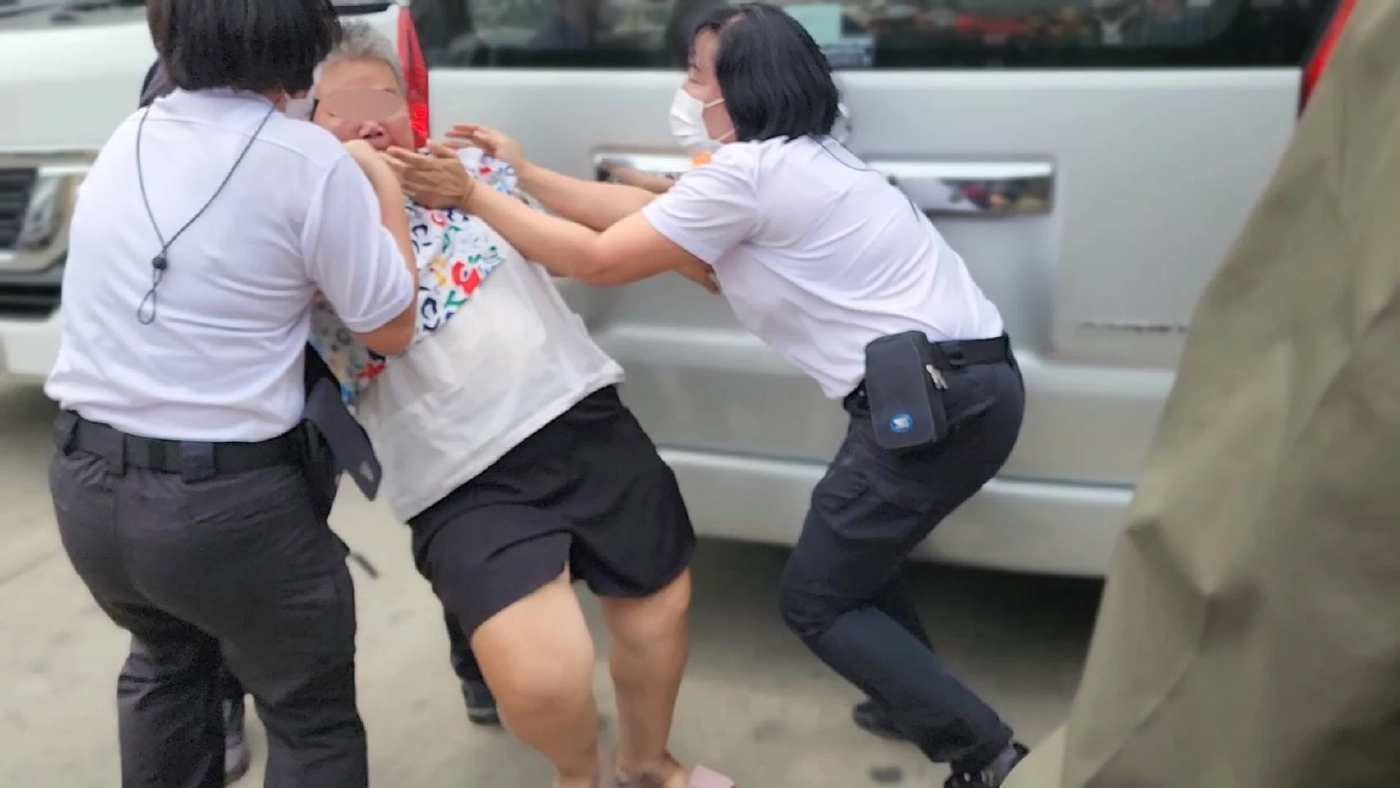 ประชาชนที่มาก่อกวนขณะนายกรัฐมนตรี ลงพื้นที่ จ.ราชบุรี