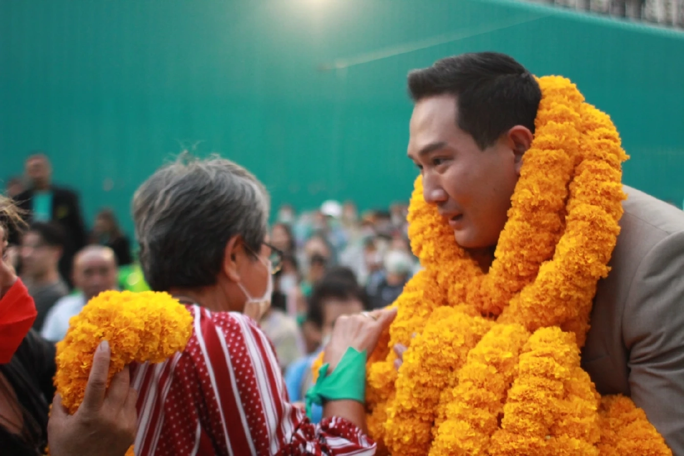 ร้อยเอก ดร. จารุพล  เรืองสุวรรณ  แคนดิเดตนายกฯ พรรคเพื่อชาติ 