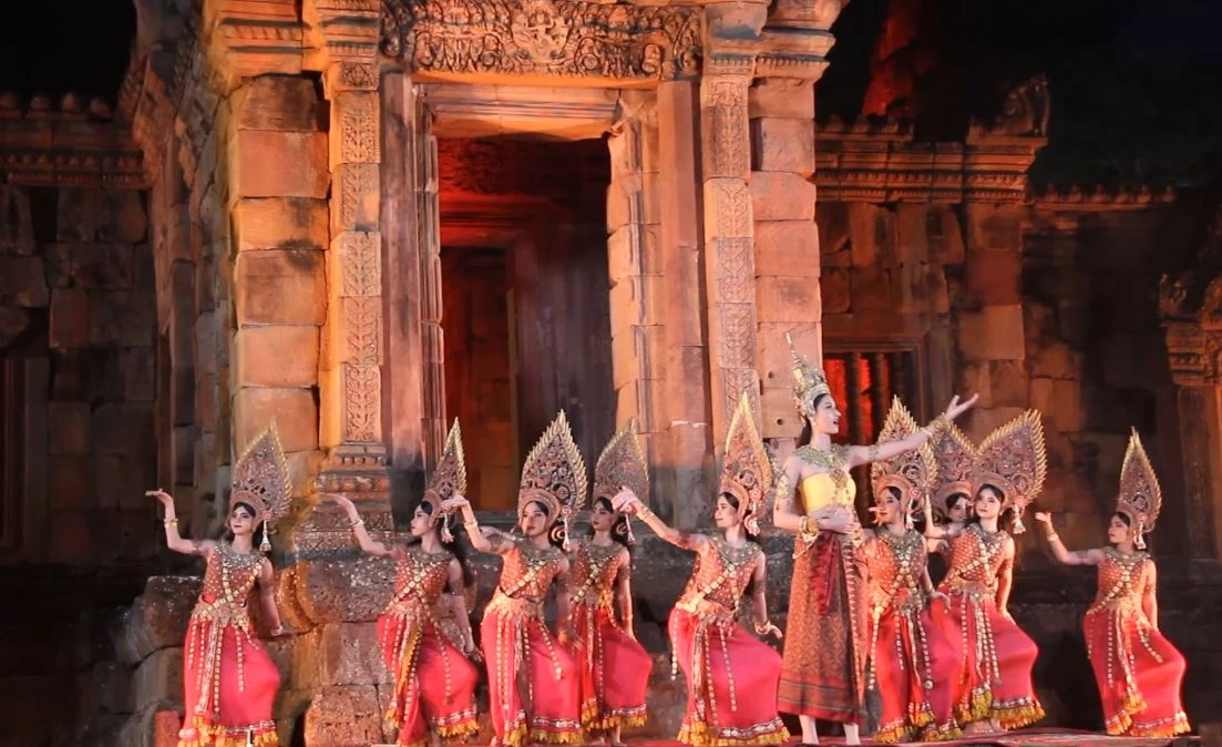 จัดเต็ม! แสง สี เสียง งานประเพณีท่องเที่ยวปราสาทเมืองต่ำ ตามรอยอารยธรรมขอม