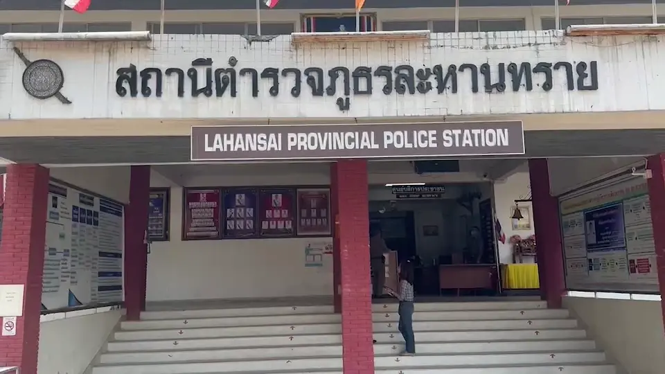 ตร.เร่งล่าแก๊งโจ๋เถื่อน รุมยำทหารเกณฑ์ กลางสี่แยกไฟแดง