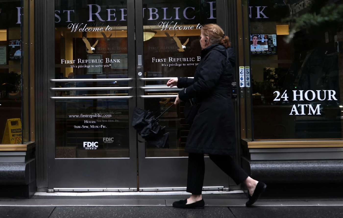 ธนาคารเฟิสต์ รีพับลิก ยันทุนยังแข็งแม้หุ้นร่วง