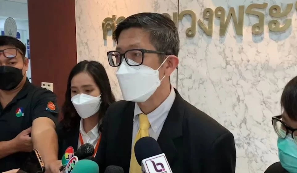 อัยการนำตัว "นอท กองสลากพลัส" ยื่นฟ้องศาล คดีขายสลากเกินราคา