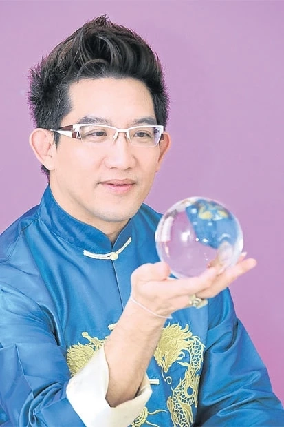 'ดาวมฤตยูย้าย' 2 ราศีไหนที่ได้รับผลกระทบเต็มๆ 'อ.คฑา' มีคำตอบสำหรับสายมู