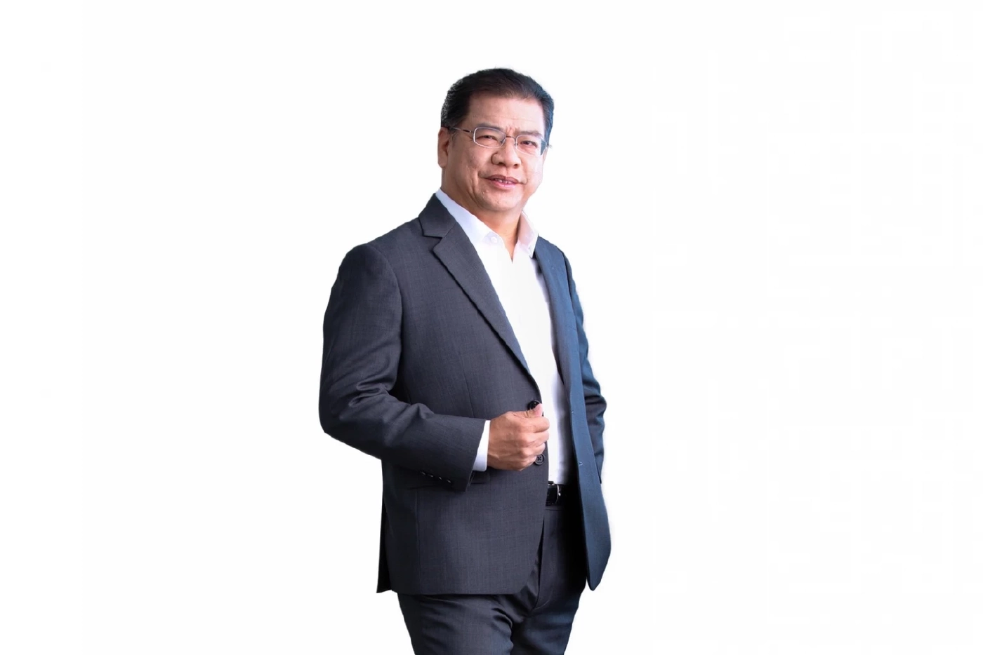 นายวีระพงศ์ ศุภเศรษฐ์ศักดิ์ รองกรรมการผู้จัดการใหญ่ สายงานธุรกิจขนาดกลาง ธนาคารกรุงไทย 