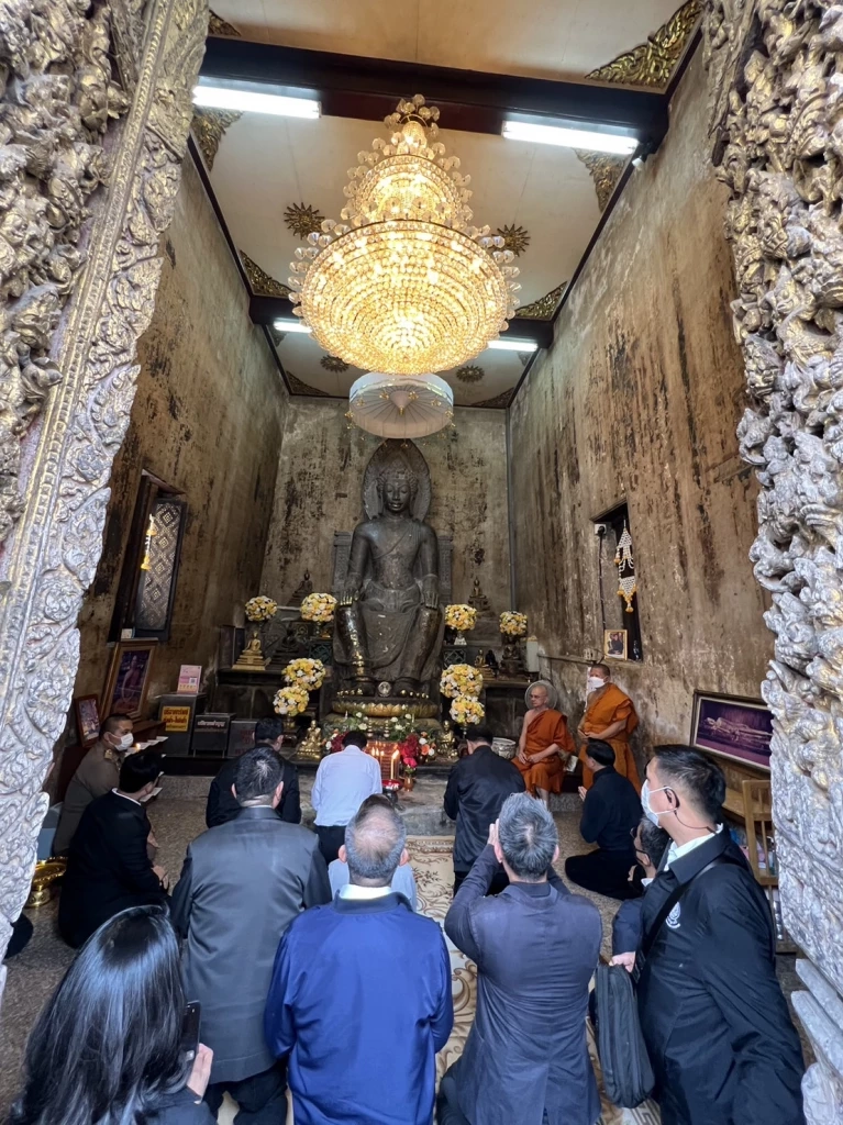 นอกตารางงาน! “นายกฯ-เจ้าคุณธงชัย” แวะสักการะ “พระพุทธนิมิตวิชิตมารฯ”