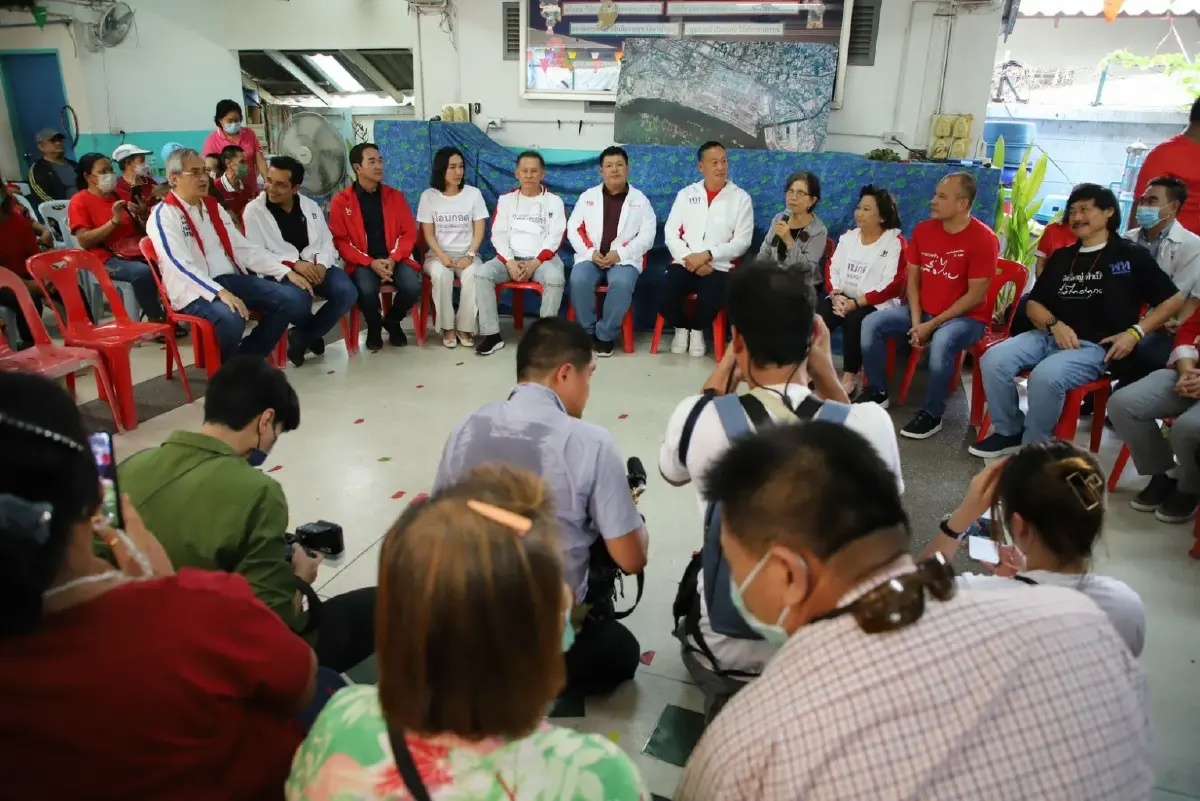 “เศรษฐา” ประเดิมลงพื้นที่คลองเตย ช่วยเพื่อไทยหาเสียงครั้งแรก