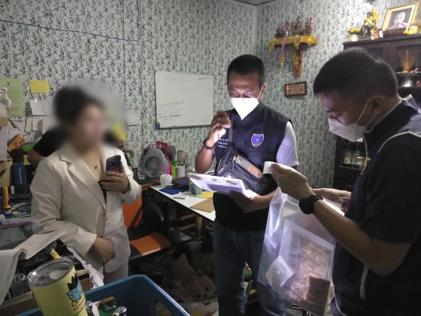 บุกจับคาราโอเกะ ลอบใช้เด็กต่ำกว่า 18 นั่งดริ้งค์ กลางเมืองเชียงใหม่