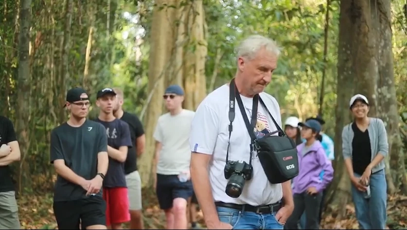 วังน้ำเขียวคึกคัก นักท่องเที่ยวสวีเดนแห่ชมผืนป่า ตื่นตาฝูงกระทิง