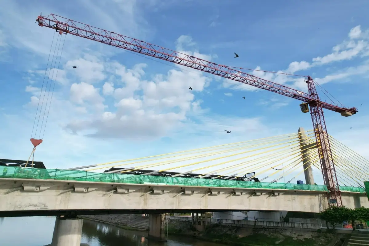 สะพานขึงรถไฟแห่งแรกของประเทศใกล้เสร็จ จ.ราชบุรี