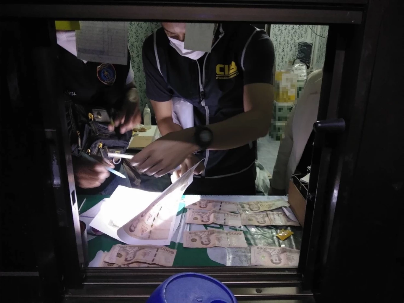 บุกจับคาราโอเกะ ลอบใช้เด็กต่ำกว่า 18 นั่งดริ้งค์ กลางเมืองเชียงใหม่