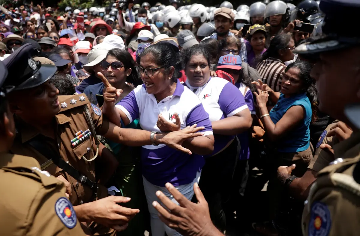 ผู้ประท้วงเดินขบวนในกรุงโคลอมโบของศรีลังกา