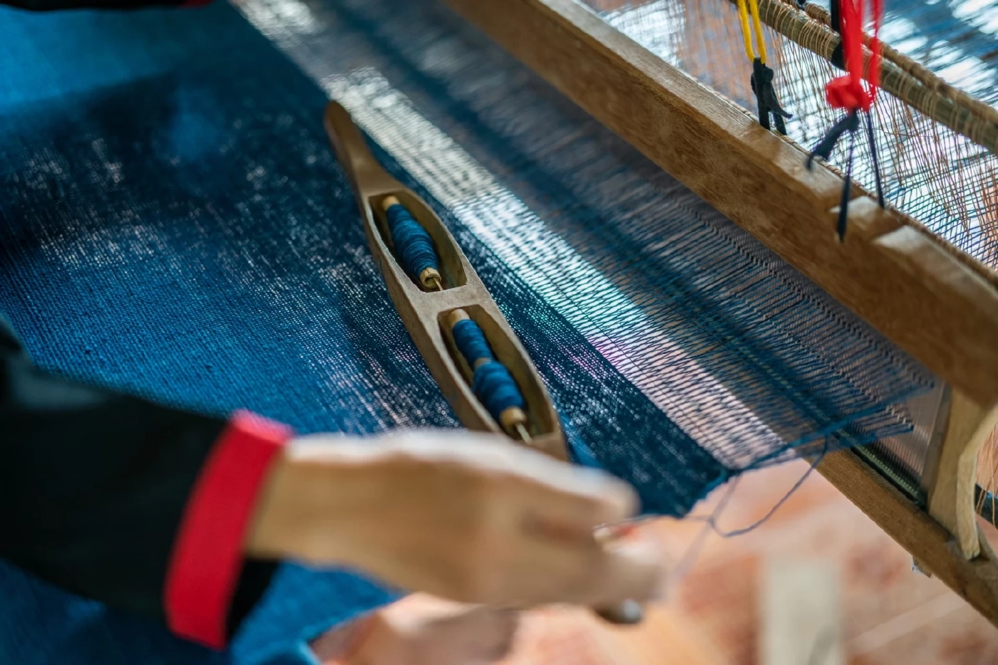 ท่องเที่ยวเชิงวัฒนธรรม ที่ชุมชนผ้าย้อมครามบ้านกุดจิก จ.สกลนคร