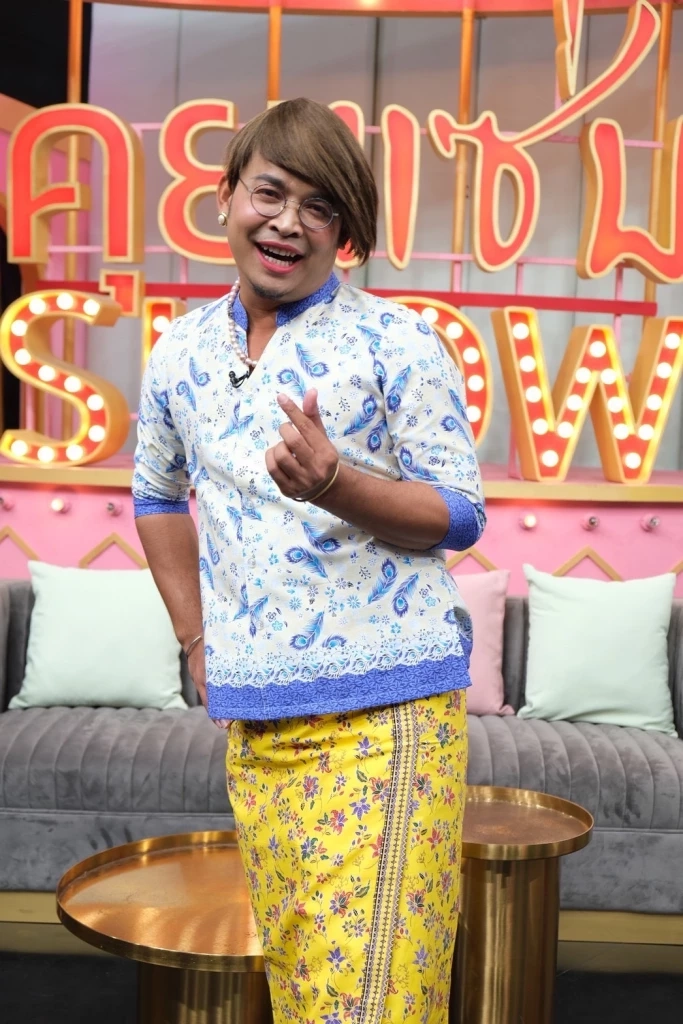 พารู้จัก ป้าจุรี คนดังดาวติ๊กต๊อก โกยรายได้กว่า 50 ล้าน