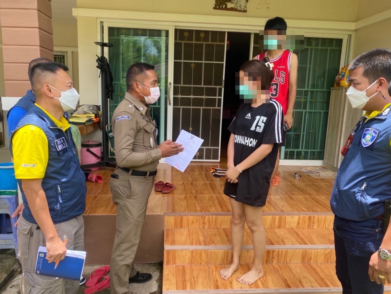 ตำรวจจับกุมผู้ต้องหา หลอกลงทุน