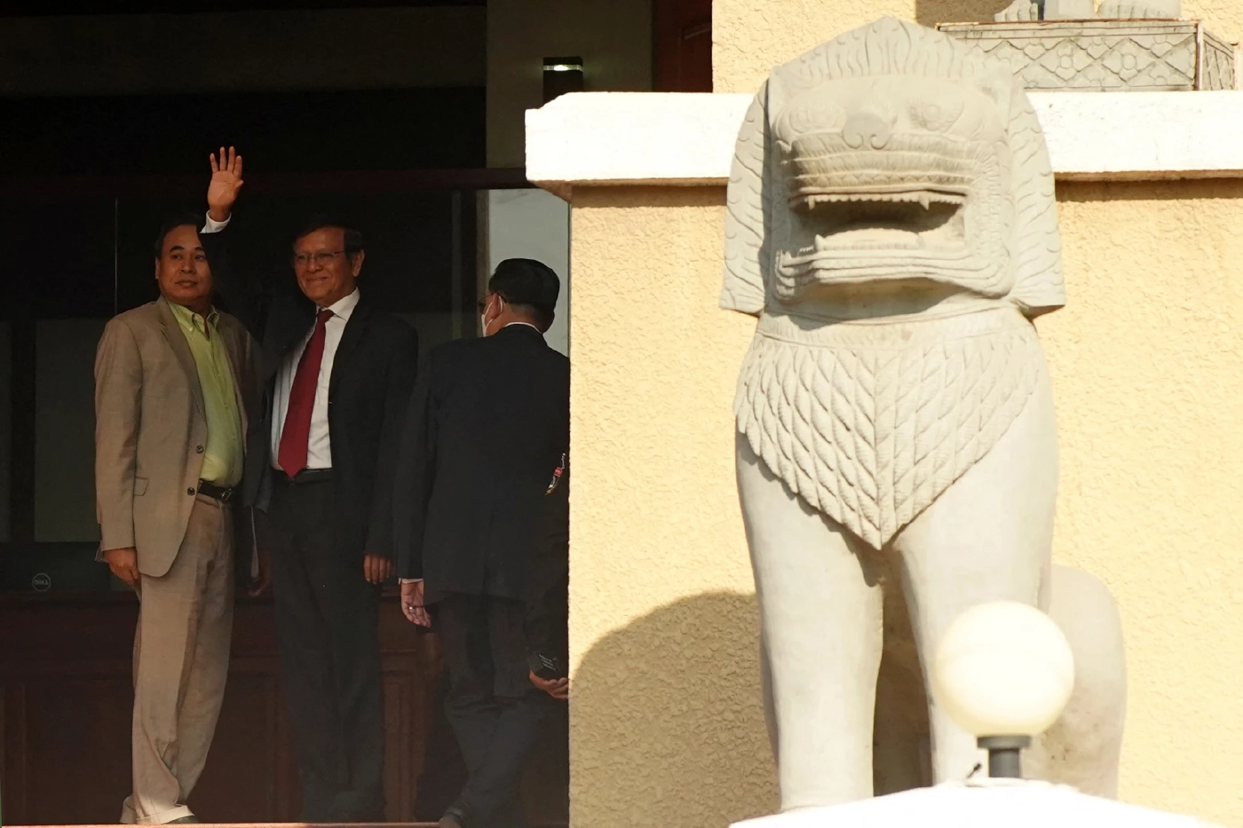 ศาลกัมพูชาตัดสินจำคุก เกิ้ม สกคา อดีตผู้นำฝ่ายค้าน 27 ปี