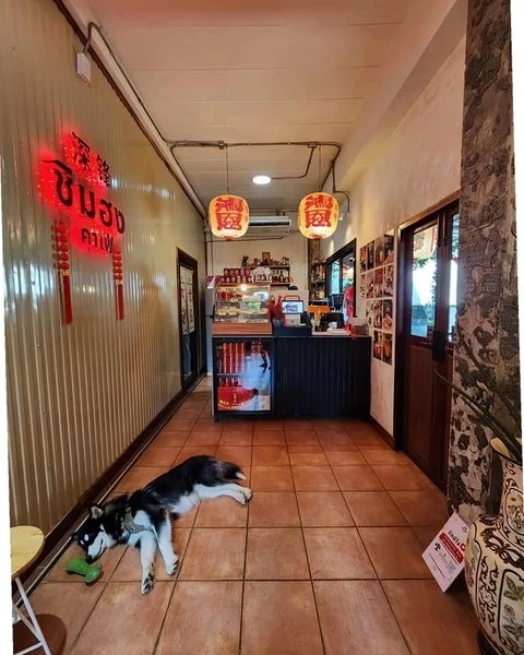 "ชิมฮง คาเฟ่" ร้านดังเมืองพิจิตร กาแฟลอดช่อง เมนูแปลกใหม่ โดนใจคอกาแฟอย่างจัง