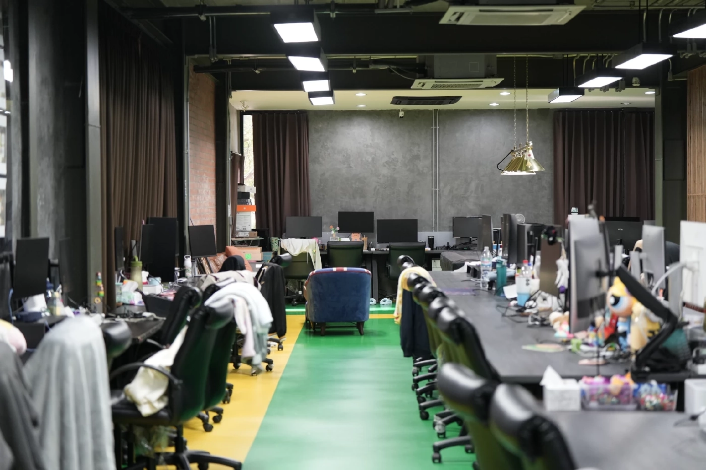 จับเครือข่าย “สารวัตรซัว”-“ชูวิทย์” แฉย้ายเซิร์ฟเวอร์ออกนอกประเทศ