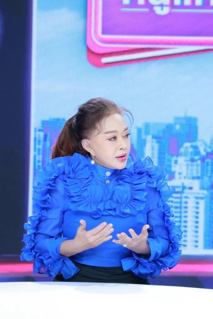 จิ๊ก เนาวรัตน์ นางเอกรุ่นเก๋า เคลียร์ดราม่า ใครๆ ก็หาว่าเพี้ยน