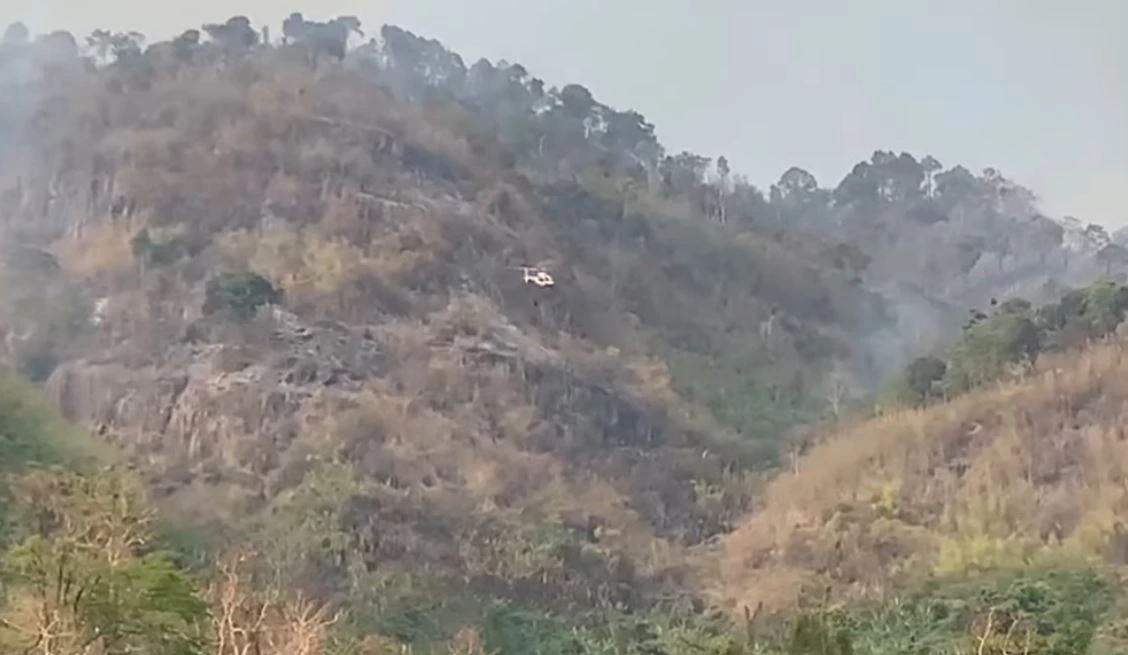 หัวหน้า อช.เขาใหญ่ มั่นใจ วันนี้ดับไฟป่าเขาแหลมได้หมด