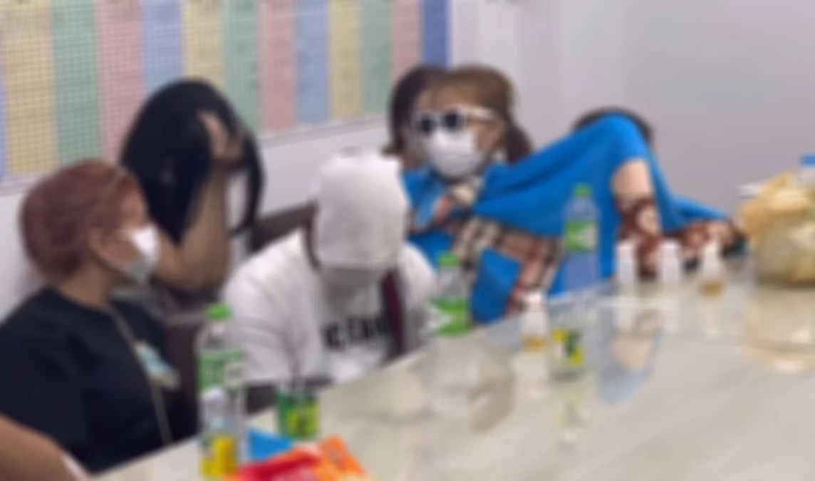 ปาร์ตี้ยากลางวันแสก ๆ ตร.บุกทลายคาราโอเกะเมืองนนท์ พบฉี่ม่วงเพียบ