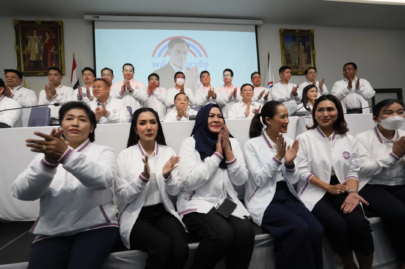 "เดอะจั้ม"มั่นใจพลังประชารัฐกวาด 12 ที่นั่งกทม.เลือกตั้ง 66