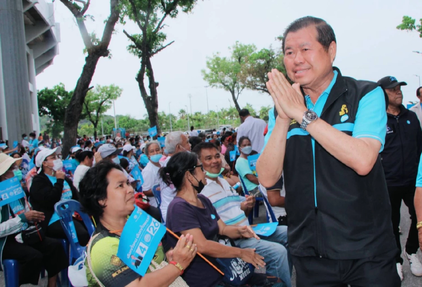 "นิพนธ์" ควง"ดร.เอ้-มาดามเดียร์" ลุยช่วยผู้สมัครปชป.สงขลา 3 เขตรวด(ชมคลิป)