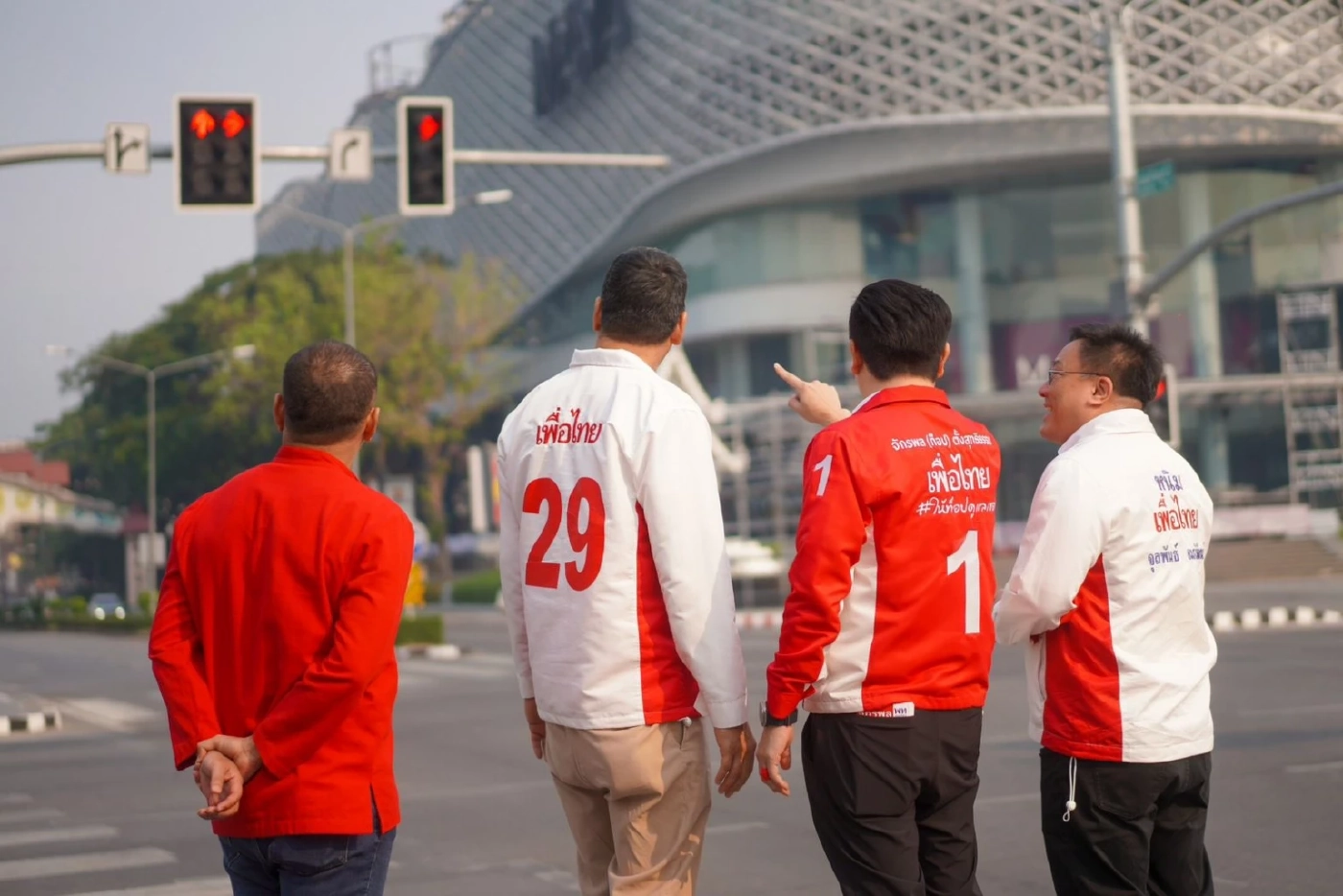 "เศรษฐา" สวน "ชัยวุฒิ" ลั่น ไม่เคยเป็นนอมินี คนที่ครอบงำได้ไม่ใช่ "ทักษิณ"