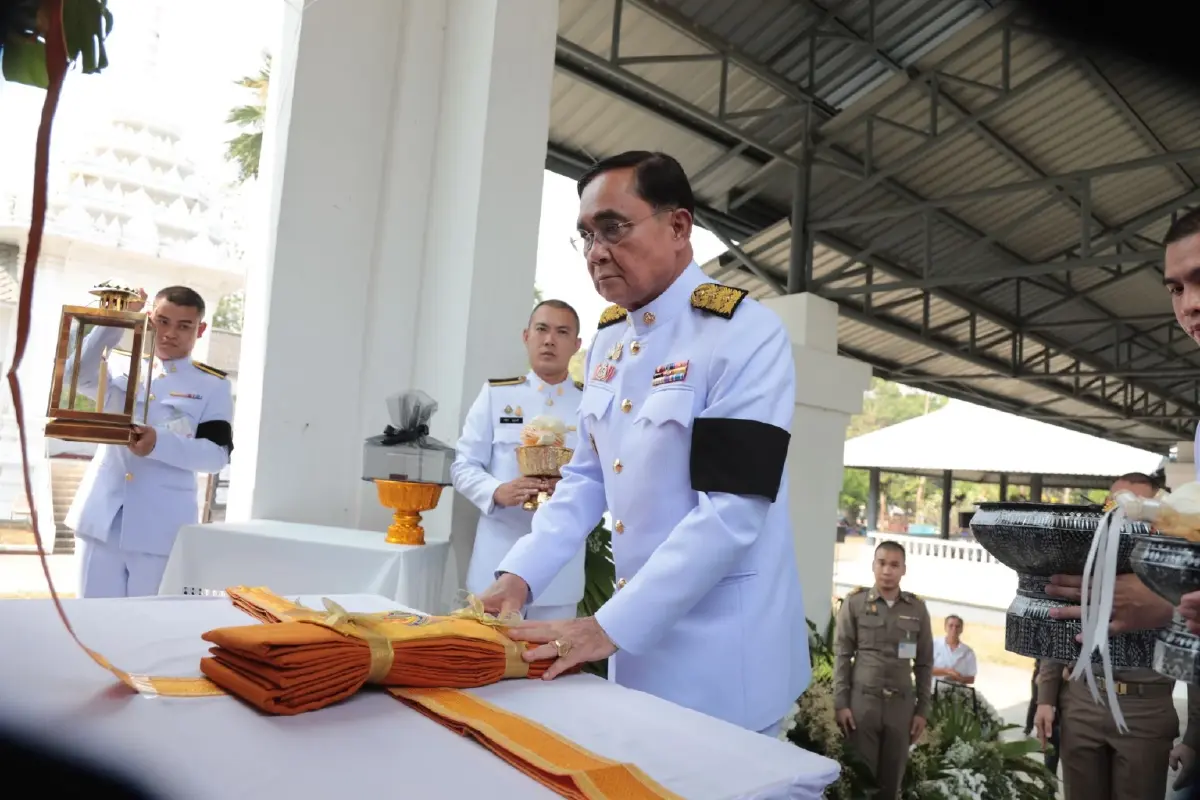 บิ๊กตู่ ขึ้นเวทีปราศรัยอุตรดิตถ์ ถิ่นศรัณย์วุฒิ ย้ำ เลือกใครไตร่ตรองให้ดี