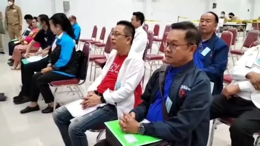 สมัครเลือกตั้ง ส.ส.ปราจีนบุรี วันแรก “ผู้สมัครเก่า-ใหม่” ไปกันพร้อมหน้า