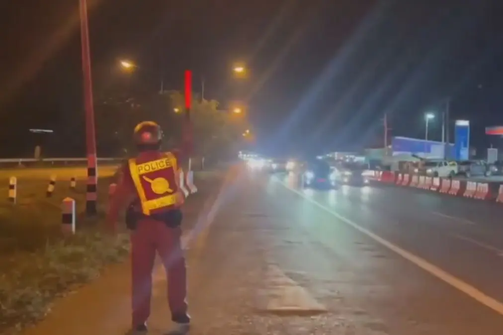 ถนนมิตรภาพ ช่วง อ.ปากช่อง รถติดยาว 20 กม. ต้องเปิดช่องทางพิเศษเร่งระบาย