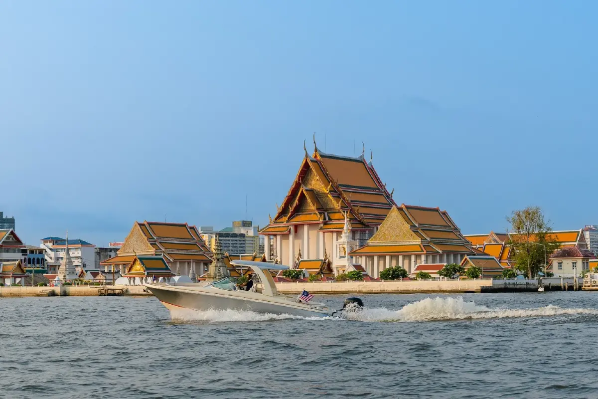 ล่องเรือลักชัวรี่ ‘คริส-คราฟท์’ ที่แลนด์มาร์คแห่งใหม่ ริเวอร์เดล มารีน่า