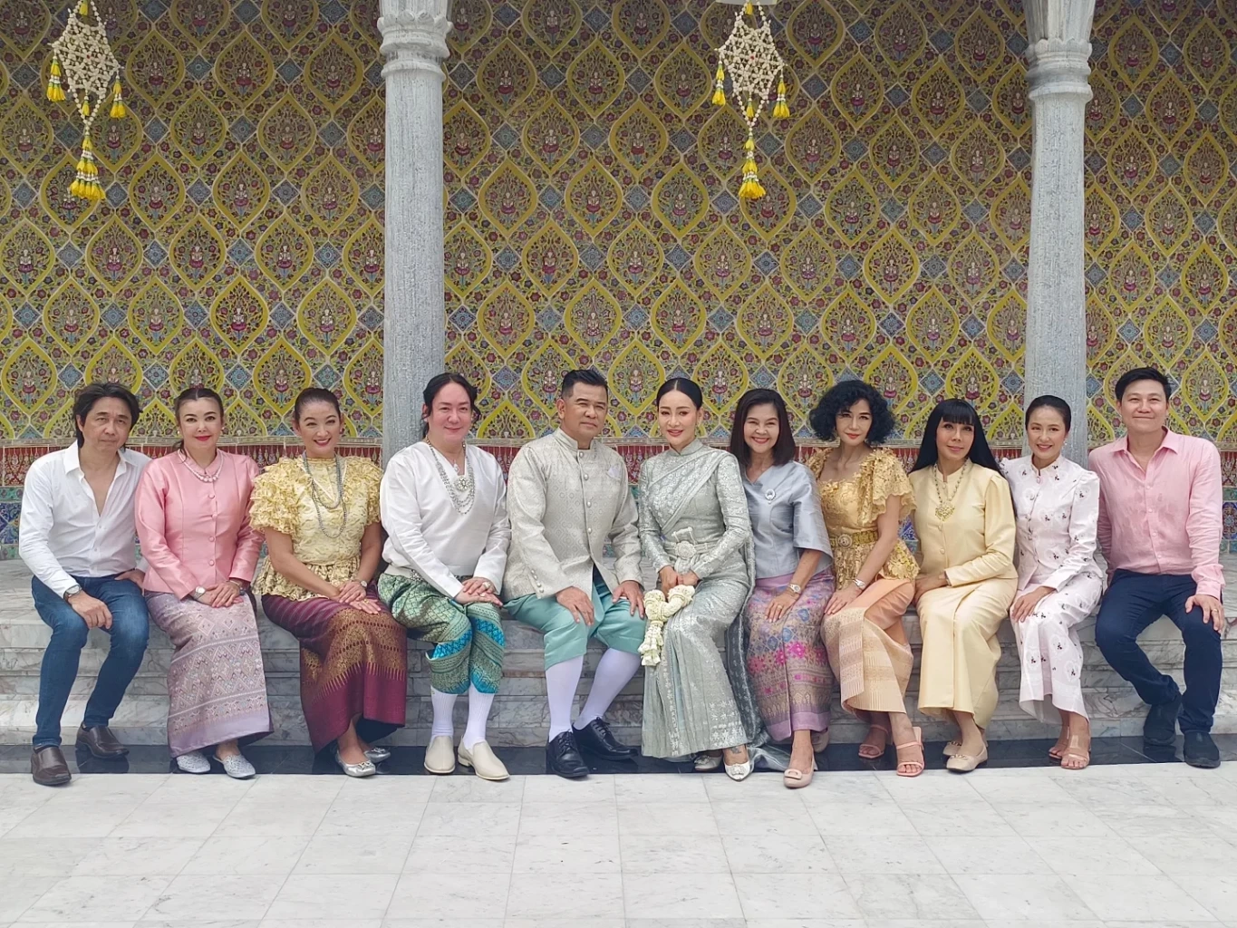 ดาราสาวรุ่นใหญ่ 'จุ๊บแจง วิมลพันธ์' เข้าสู่ประตูวิวาห์ในวัย 53 แบบเรียบง่าย