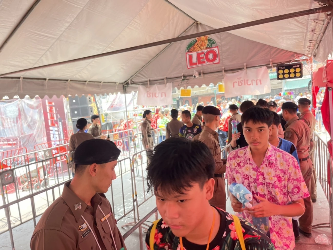 "ถนนข้าวสาร" ปรับแผนเล่นน้ำสงกรานต์ จัดระเบียบ นทท. เข้าออกทางเดียว