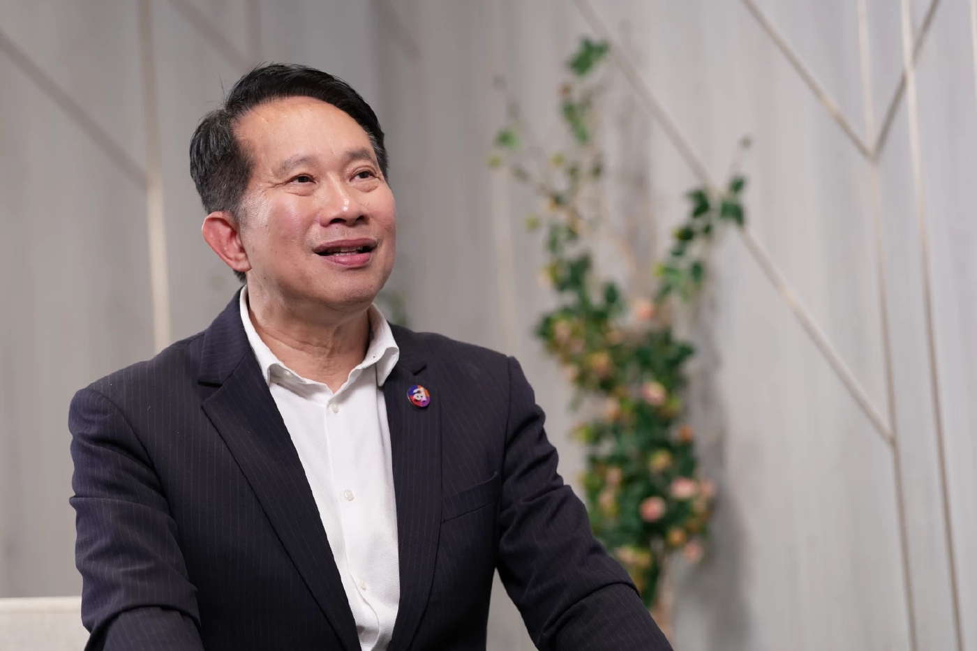 สุพันธุ์ มงคลสุธี  รองหัวหน้าพรรคและประธานคณะกรรมการเศรษฐกิจพรรคไทยสร้างไทย