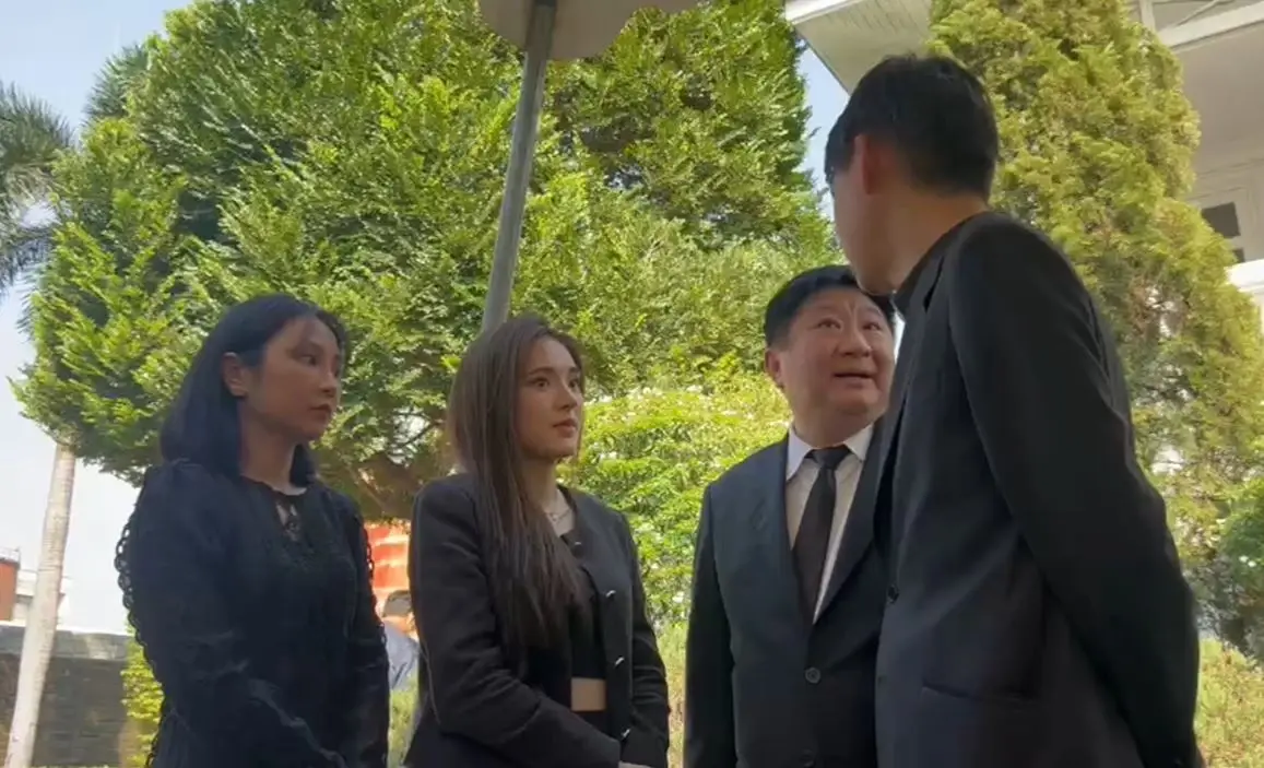 "จิน ธรรมวัฒนะ" ร่วมพิธีรดน้ำศพ "เอ๋ ชนม์สวัสดิ์" เผย จะรักและคิดถึงตลอดไป