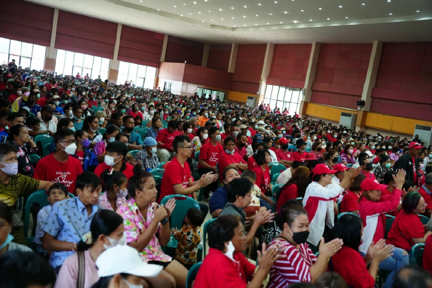 "เศรษฐา" บุกบ้านโป่งอ้อนเลือก"เพื่อไทย" ย้ำ 8 ปีปชช.ทุกข์มากพอแล้ว